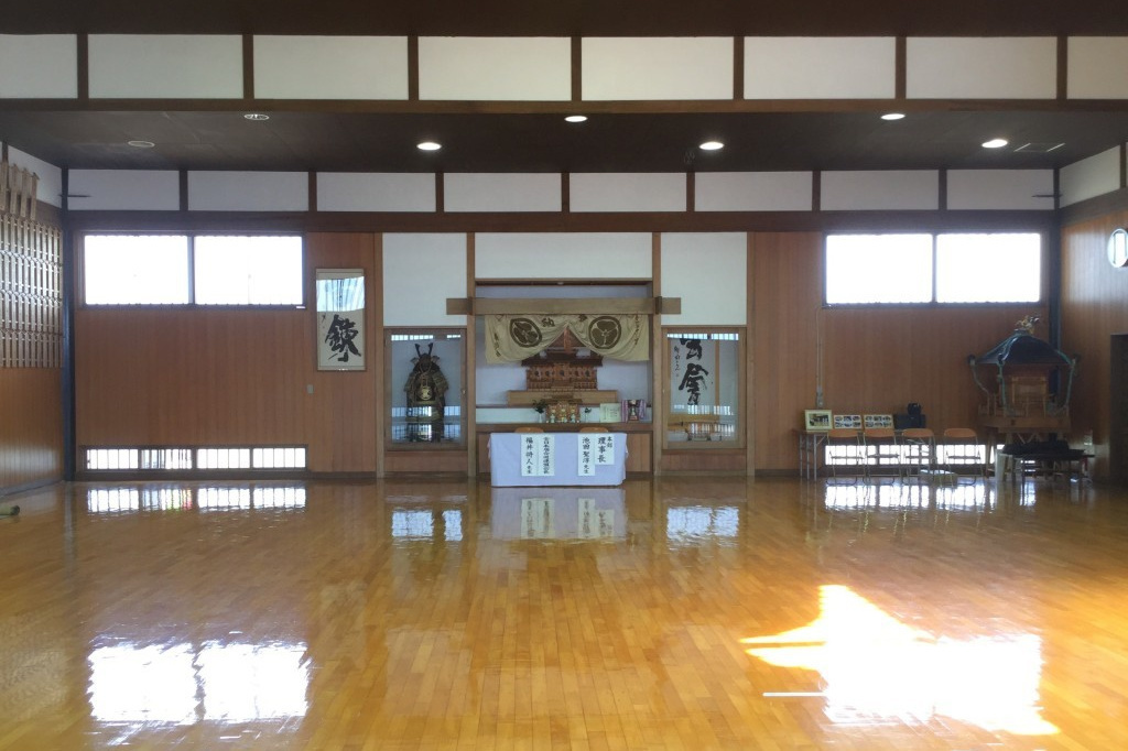 講堂内